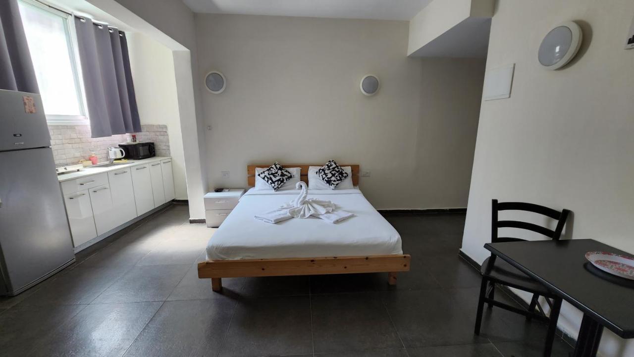 Aparthotel David Hameleh House Netanja Pokoj fotografie