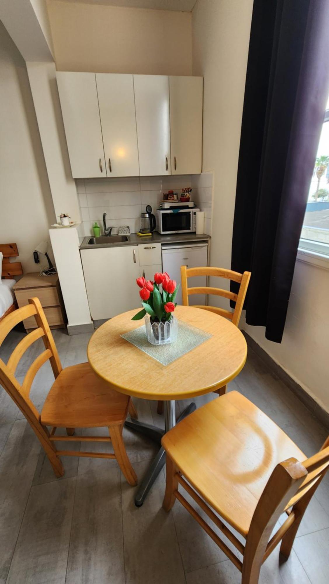 Aparthotel David Hameleh House Netanja Pokoj fotografie
