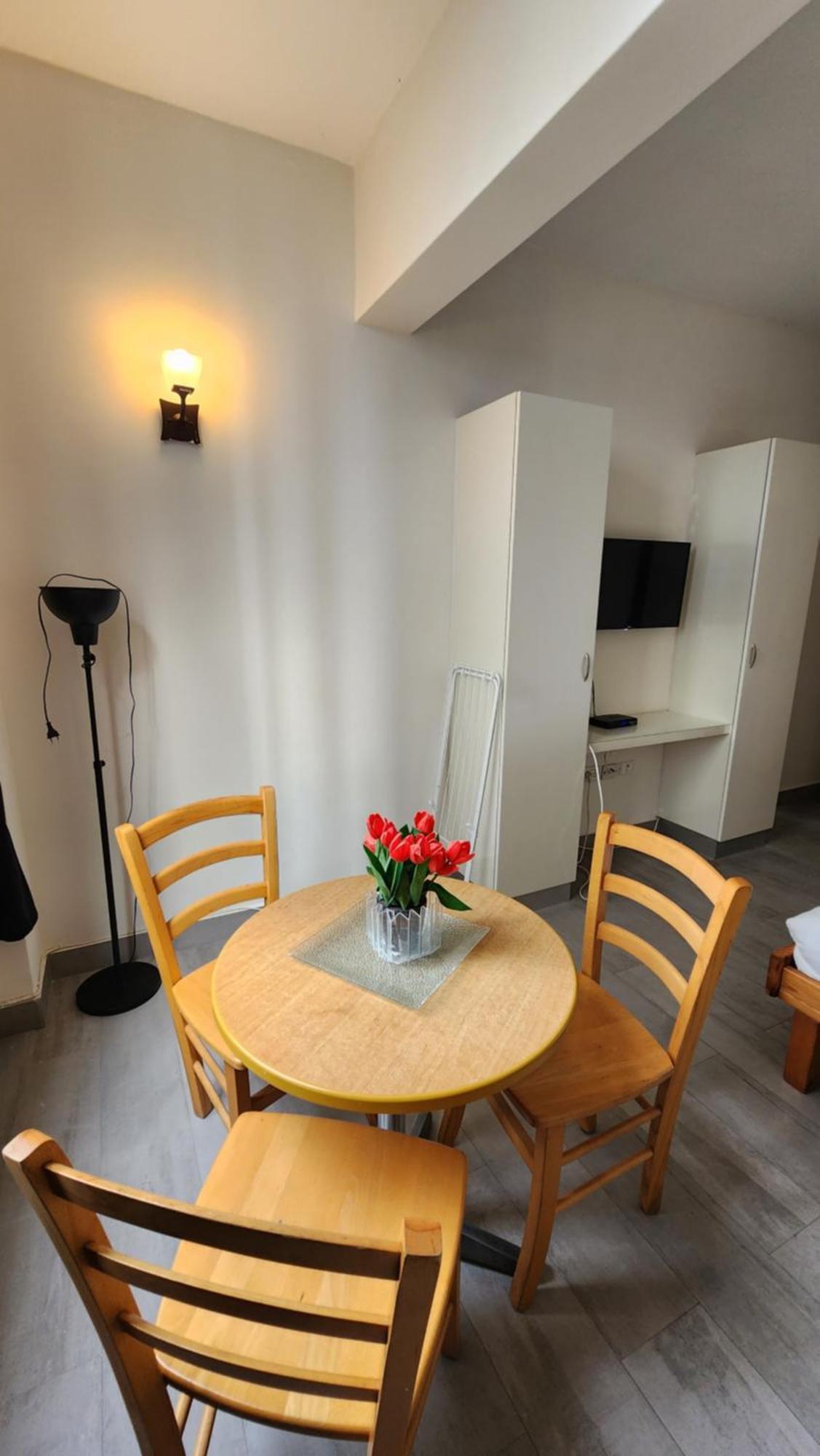Aparthotel David Hameleh House Netanja Pokoj fotografie