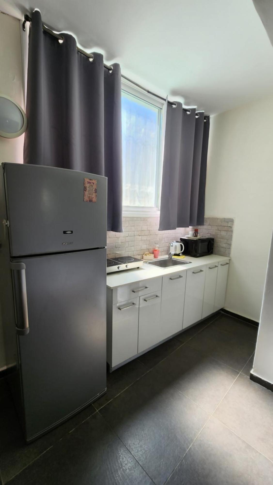 Aparthotel David Hameleh House Netanja Pokoj fotografie