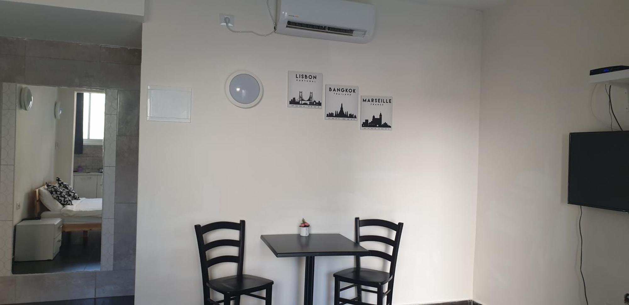 Aparthotel David Hameleh House Netanja Pokoj fotografie