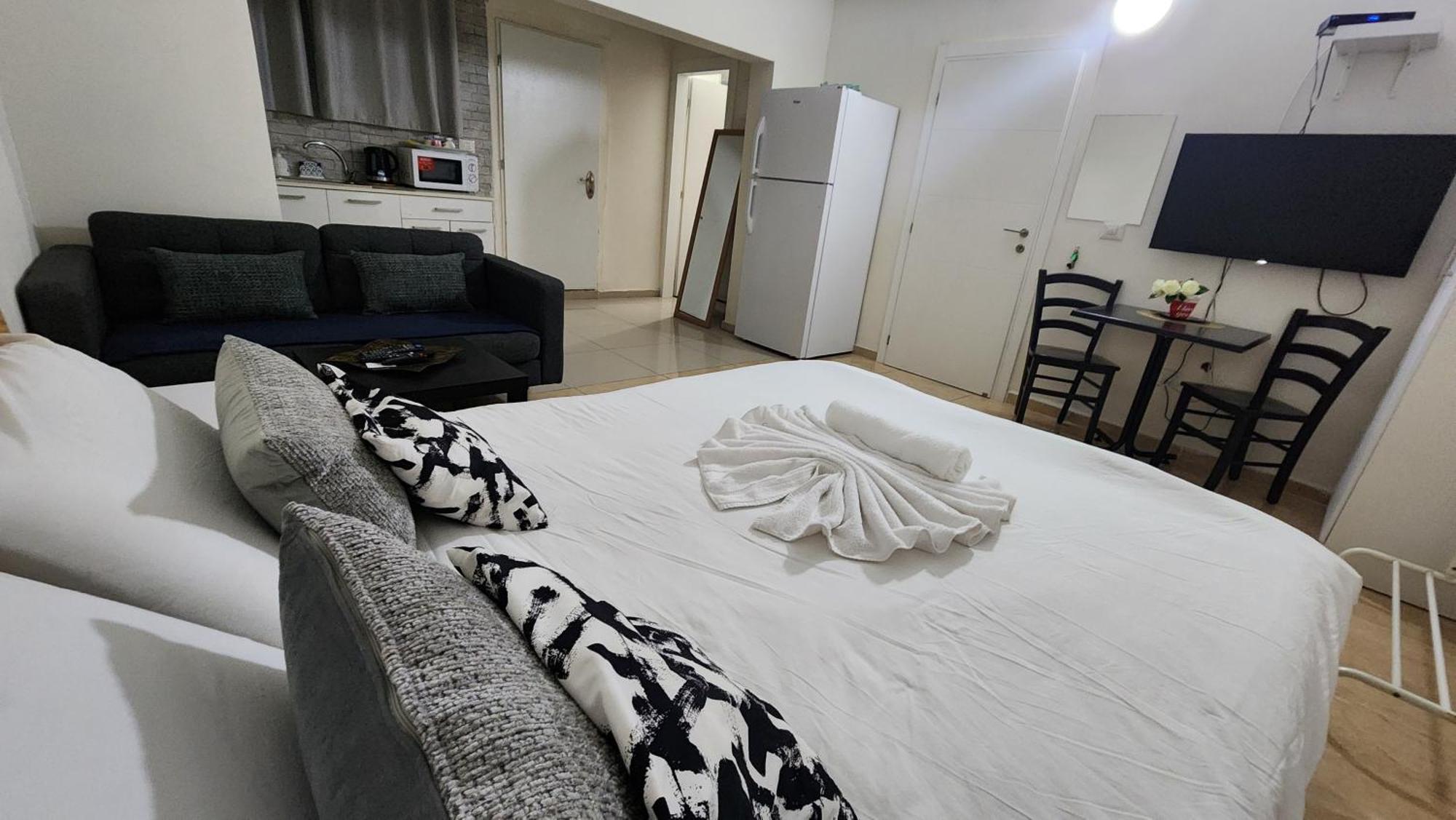 Aparthotel David Hameleh House Netanja Pokoj fotografie